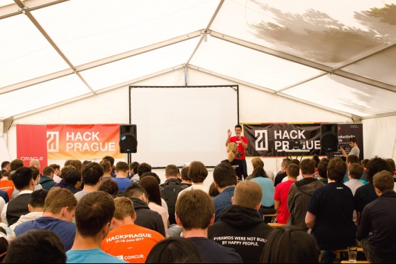 HackPrague 2018 - Touch the Future - závěrečná prezentace